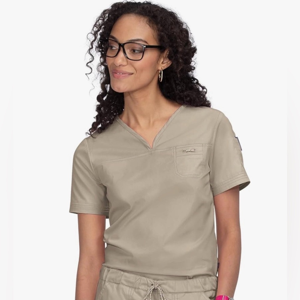 Koi Scrub Top Women’s Georgia Stretch Pockets V-Neck Short Sleeve Beige Size 3X